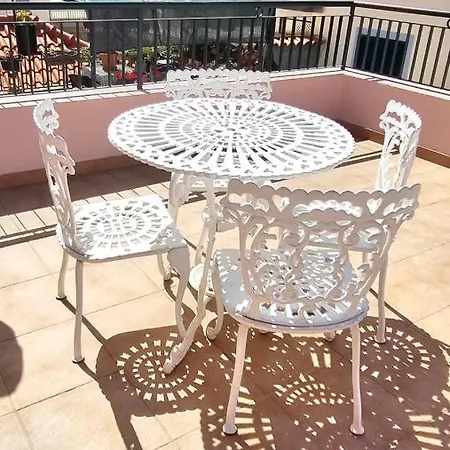 Διαμέρισμα Garden And Seaview - Free Parking *