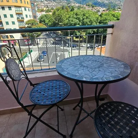 Διαμέρισμα Garden And Seaview - Free Parking