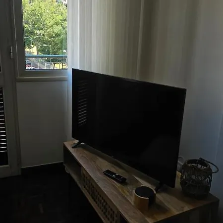 Апартаменты Garden And Seaview - Free Parking