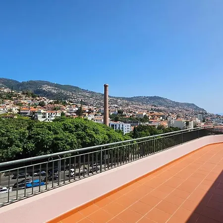 Garden And Seaview - Free Parking Apartmán