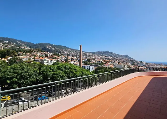 Garden And Seaview - Free Parking Daire