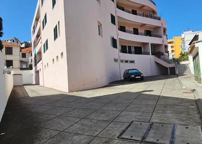 Garden And Seaview - Free Parking Daire